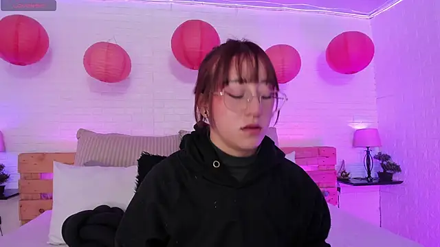 Snapshot of sofi_bakerr chatting on 02/01/25, 11:32 sofi bakerr online show from 02/01/25, 11:32