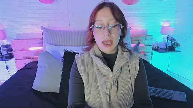 Snapshot of sofi_bakerr chatting on 03/06/25, 11:36 sofi bakerr online show from 03/06/25, 11:36