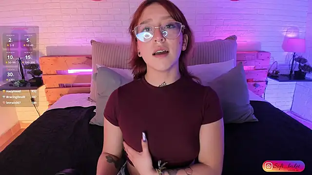 Snapshot of sofi_bakerr chatting on 03/17/25, 11:42 sofi bakerr online show from 03/17/25, 11:42