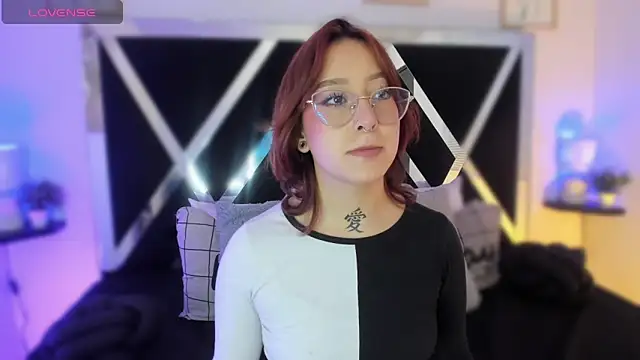 Snapshot of sofi_bakerr chatting on 03/19/25, 07:06 sofi bakerr online show from 03/19/25, 07:06