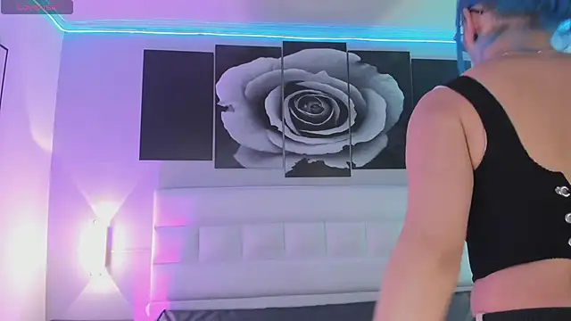 Snapshot of sofi_bakerr chatting on 09/10/25, 11:32 sofi bakerr online show from 09/10/25, 11:32