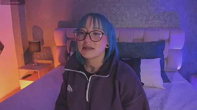 Snapshot of sofi_bakerr chatting on 09/12/25, 11:32 sofi bakerr online show from 09/12/25, 11:32