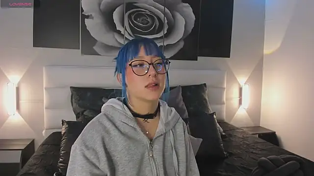 Snapshot of sofi_bakerr chatting on 09/23/25, 11:35 sofi bakerr online show from 09/23/25, 11:35