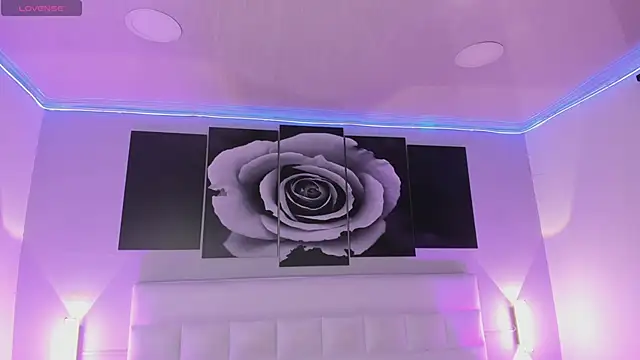 Snapshot of sofi_bakerr chatting on 11/05/25, 11:43 sofi bakerr online show from 11/05/25, 11:43