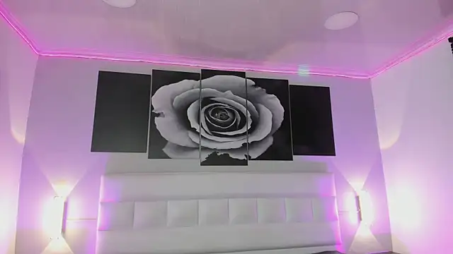 Snapshot of sofi_bakerr chatting on 11/14/25, 11:42 sofi bakerr online show from 11/14/25, 11:42