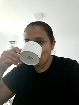 Snapshot of sarahhh1987 chatting on 10/01/25, 08:20 sarahhh1987 online show from 10/01/25, 08:20