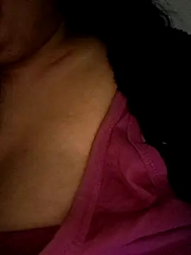 Snapshot of sarahhh1987 chatting on 10/05/25, 04:49 sarahhh1987 online show from 10/05/25, 04:49