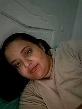 Snapshot of sarahhh1987 chatting on 10/20/25, 06:19 sarahhh1987 online show from 10/20/25, 06:19