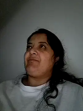 Snapshot of sarahhh1987 chatting on 10/27/25, 04:22 sarahhh1987 online show from 10/27/25, 04:22