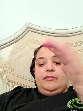 Snapshot of sarahhh1987 chatting on 10/29/25, 06:15 sarahhh1987 online show from 10/29/25, 06:15