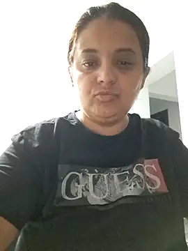 Snapshot of sarahhh1987 chatting on 11/08/25, 06:35 sarahhh1987 online show from 11/08/25, 06:35