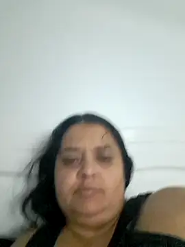 Snapshot of sarahhh1987 chatting on 11/13/25, 07:02 sarahhh1987 online show from 11/13/25, 07:02