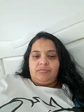 Snapshot of sarahhh1987 chatting on 11/15/25, 09:17 sarahhh1987 online show from 11/15/25, 09:17