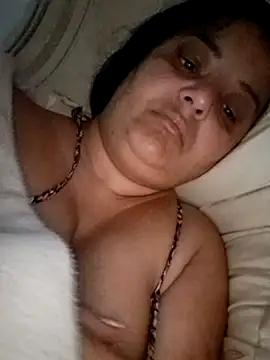 Snapshot of sarahhh1987 chatting on 11/17/25, 05:46 sarahhh1987 online show from 11/17/25, 05:46