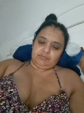 Snapshot of sarahhh1987 chatting on 11/20/25, 08:08 sarahhh1987 online show from 11/20/25, 08:08