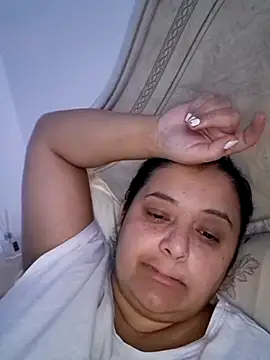 Snapshot of sarahhh1987 chatting on 11/24/25, 04:07 sarahhh1987 online show from 11/24/25, 04:07