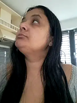 Snapshot of sarahhh1987 chatting on 11/26/25, 08:26 sarahhh1987 online show from 11/26/25, 08:26