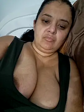 Snapshot of sarahhh1987 chatting on 11/27/25, 05:59 sarahhh1987 online show from 11/27/25, 05:59