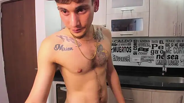 Snapshot of guy_master chatting on 12/24/24, 08:22 guy master online show from 12/24/24, 08:22