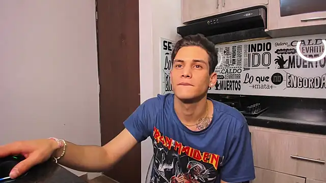 Snapshot of guy_master chatting on 01/04/25, 08:49 guy master online show from 01/04/25, 08:49