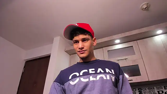 Snapshot of guy_master chatting on 01/12/25, 07:53 guy master online show from 01/12/25, 07:53