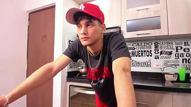 Snapshot of guy_master chatting on 01/15/25, 04:47 guy master online show from 01/15/25, 04:47