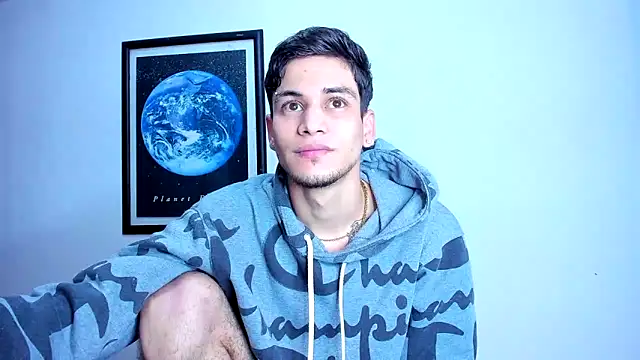 Snapshot of guy_master chatting on 01/30/25, 10:29 guy master online show from 01/30/25, 10:29