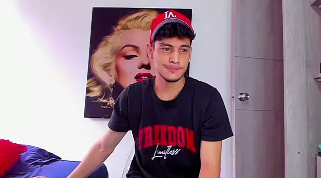 Snapshot of guy_master chatting on 02/11/25, 07:59 guy master online show from 02/11/25, 07:59