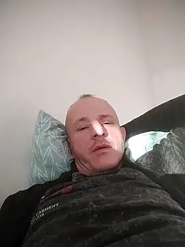 Snapshot of Singlepennis chatting on 03/19/25, 04:34 Singlepennis online show from 03/19/25, 04:34