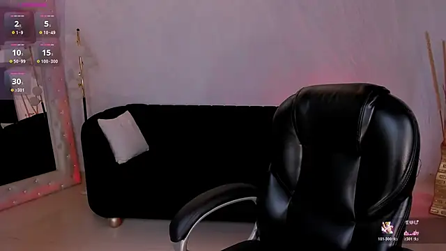 Snapshot of HannaConnor_ chatting on 05/13/26, 08:06 HannaConnor online show from 05/13/26, 08:06