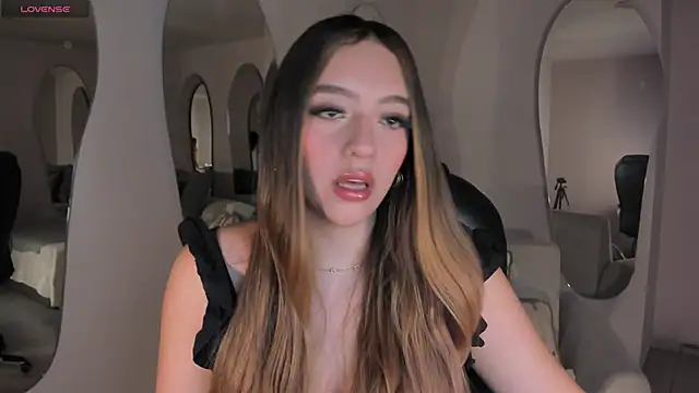 Snapshot of BellaRose_X chatting on 09/27/25, 07:30 BellaRose X online show from 09/27/25, 07:30