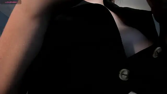 Snapshot of BellaRose_X chatting on 10/09/25, 03:37 BellaRose X online show from 10/09/25, 03:37