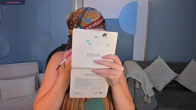 Snapshot of BellaRose_X chatting on 10/11/25, 03:39 BellaRose X online show from 10/11/25, 03:39