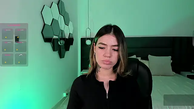 ViolettHansson online show from 10/16/25, 08:54