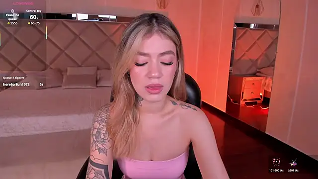 ViolettHansson online show from 11/23/25, 05:13