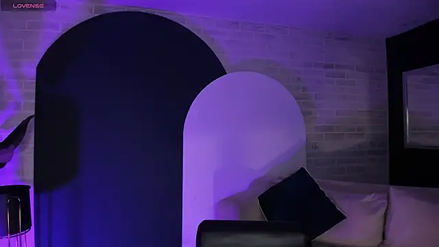 ViolettHansson online show from 04/11/26, 09:46