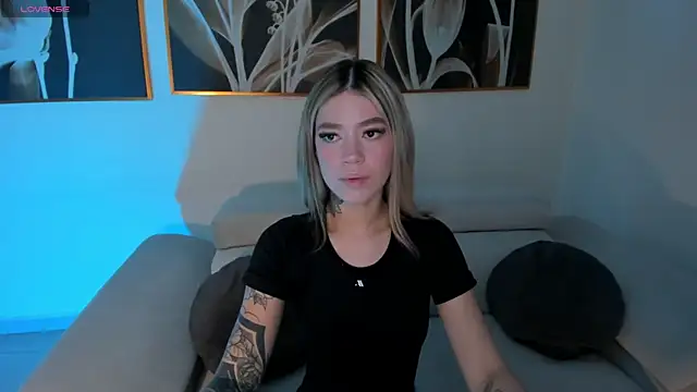 ViolettHansson online show from 05/31/26, 11:39