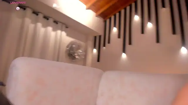 AliceHarper  online show from 02/06/25, 09:32