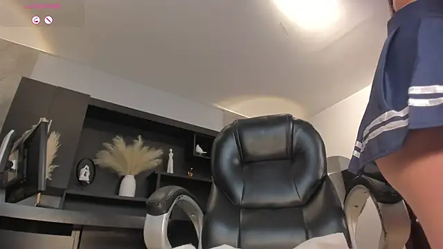 AliceHarper  online show from 03/05/25, 06:12