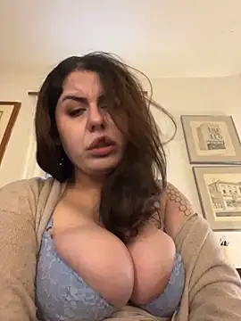 Snapshot of holyeroticss chatting on 12/05/24, 03:50 holyeroticss online show from 12/05/24, 03:50