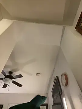 Snapshot of holyeroticss chatting on 02/01/25, 02:47 holyeroticss online show from 02/01/25, 02:47