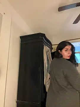 Snapshot of holyeroticss chatting on 03/05/25, 05:39 holyeroticss online show from 03/05/25, 05:39