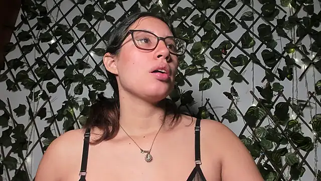 CoralineSanchez online show from 09/19/25, 03:19