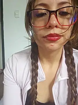 Snapshot of mmmVirginia chatting on 11/21/25, 05:22 mmmVirginia online show from 11/21/25, 05:22