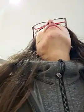 Snapshot of mmmVirginia chatting on 11/28/25, 07:16 mmmVirginia online show from 11/28/25, 07:16