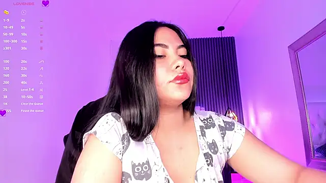 aliscollins  online show from 09/13/25, 02:00