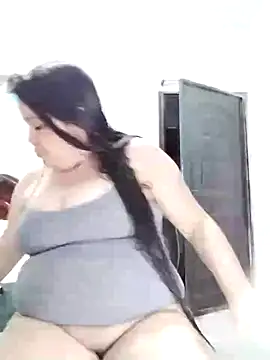 Snapshot of lunanataly chatting on 01/09/25, 02:40 lunanataly online show from 01/09/25, 02:40