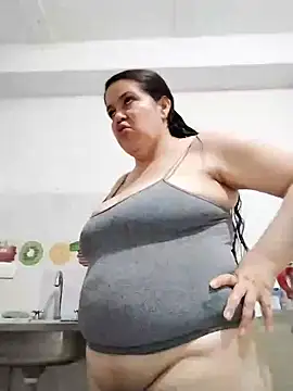 Snapshot of lunanataly chatting on 01/09/25, 05:43 lunanataly online show from 01/09/25, 05:43