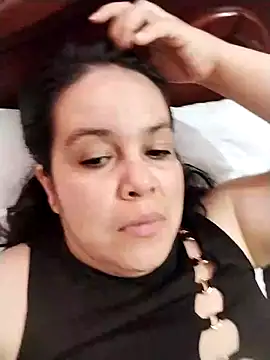 Snapshot of lunanataly chatting on 01/21/25, 09:04 lunanataly online show from 01/21/25, 09:04