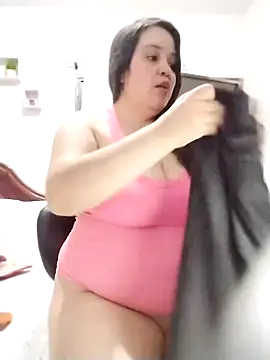 Snapshot of lunanataly chatting on 02/08/25, 10:40 lunanataly online show from 02/08/25, 10:40